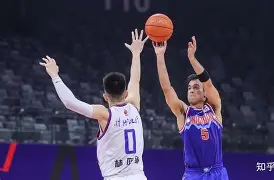 包含天津男篮主场击败对手，提前锁定季后赛资格的词条